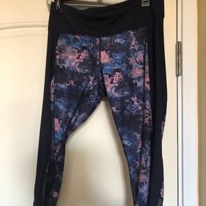 Lululemon women if you are lucky cropped legging size 10